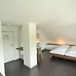 Achtender Otel Metzingen (Tubingen)