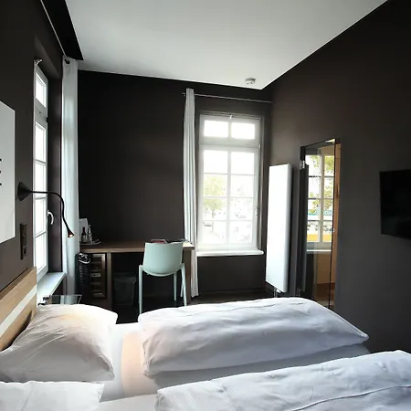 Achtender Otel