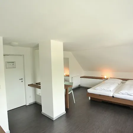 Achtender Otel Metzingen (Tubingen)